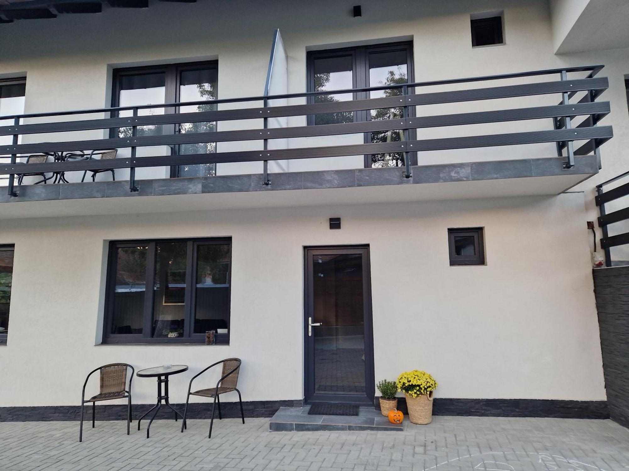 Casa 7 Sate Apartament Sacele Exterior photo